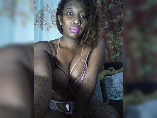 vanesslove live cam on BongaCams