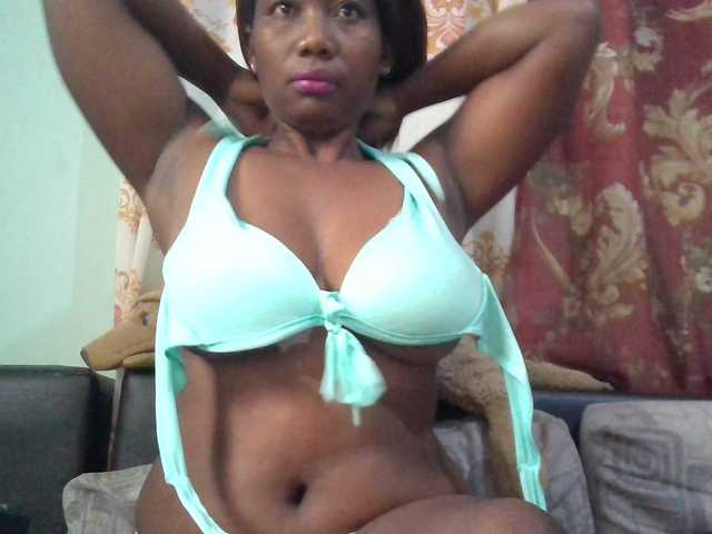vanesslove live cam on BongaCams