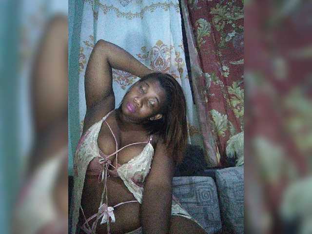 vanesslove live cam on BongaCams