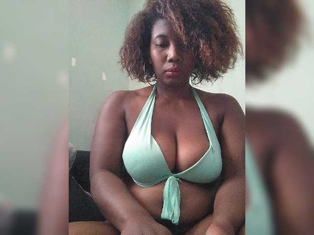 vanesslove live cam on BongaCams
