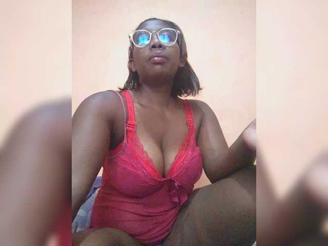 vanesslove Live Cam and Statistics on UnifiedCams