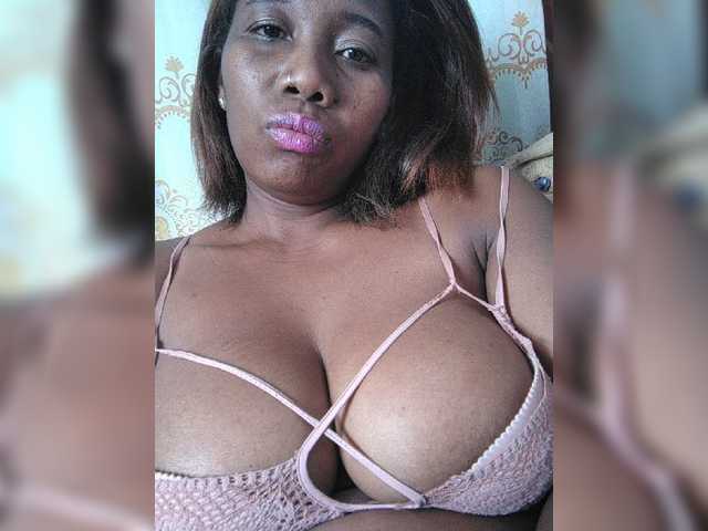 vanesslove live cam on BongaCams