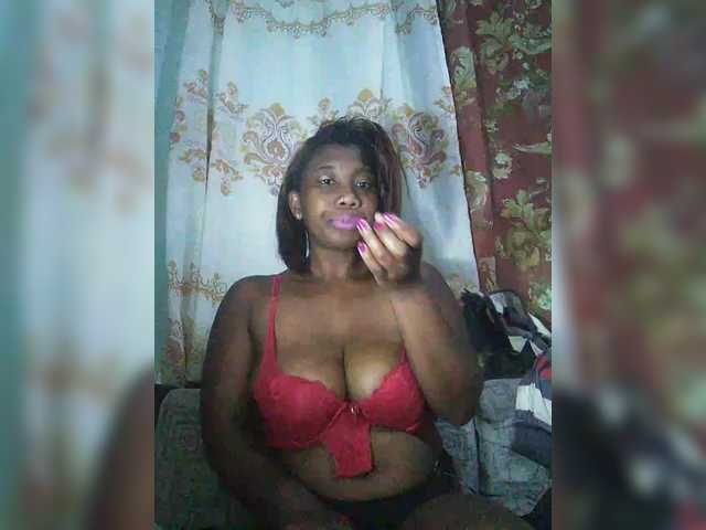 vanesslove live cam on BongaCams