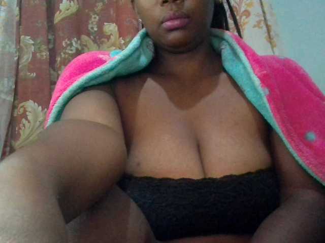 vanesslove live cam on BongaCams