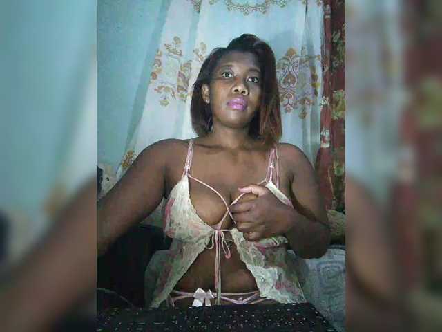 vanesslove live cam on BongaCams