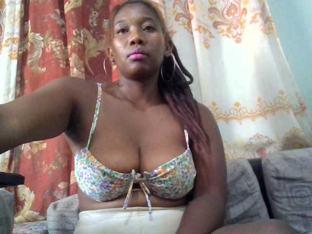 vanesslove live cam on BongaCams