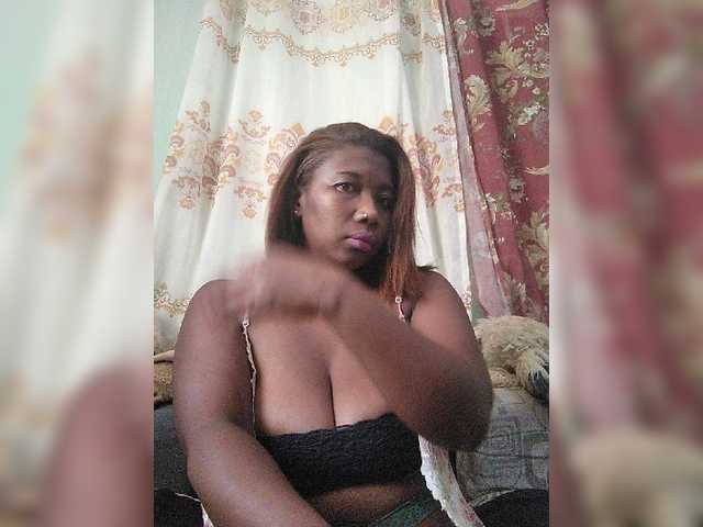 vanesslove live cam on BongaCams