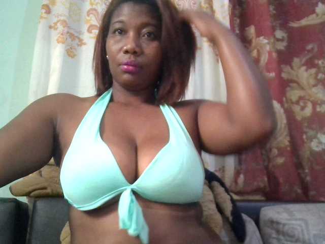 vanesslove live cam on BongaCams
