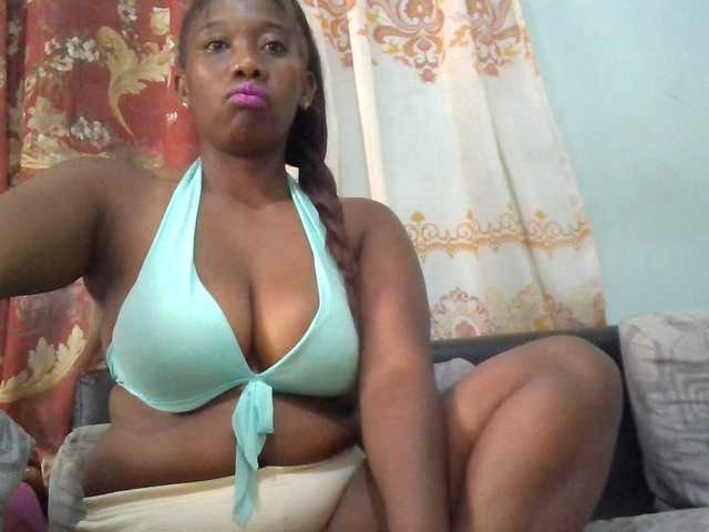 vanesslove live cam on BongaCams