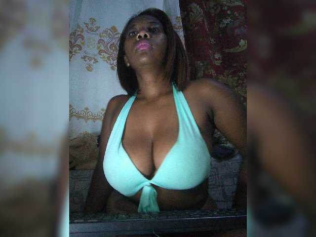 vanesslove live cam on BongaCams