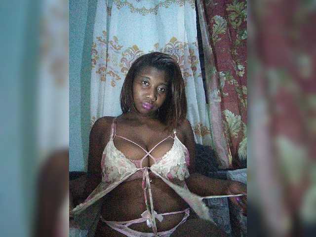 vanesslove live cam on BongaCams