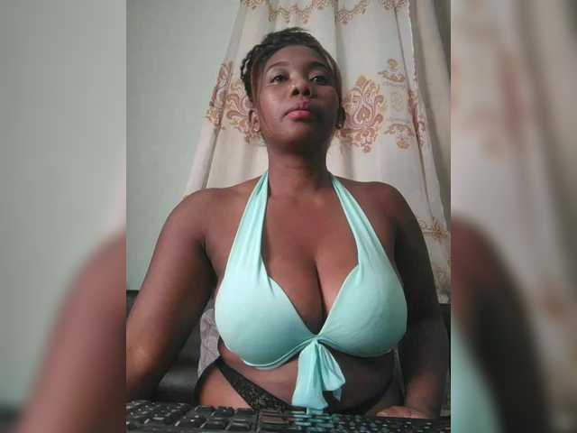 vanesslove live cam on BongaCams