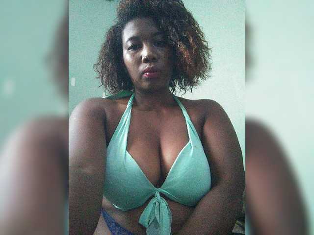 vanesslove live cam on BongaCams