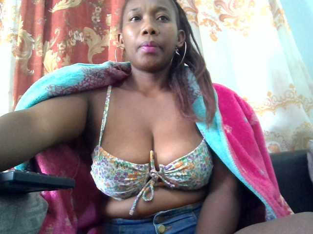 Sweetyblackchocolat live cam on BongaCams