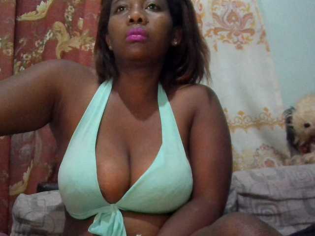 vanesslove live cam on BongaCams