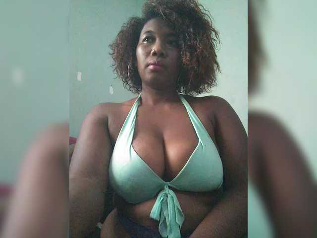 vanesslove live cam on BongaCams