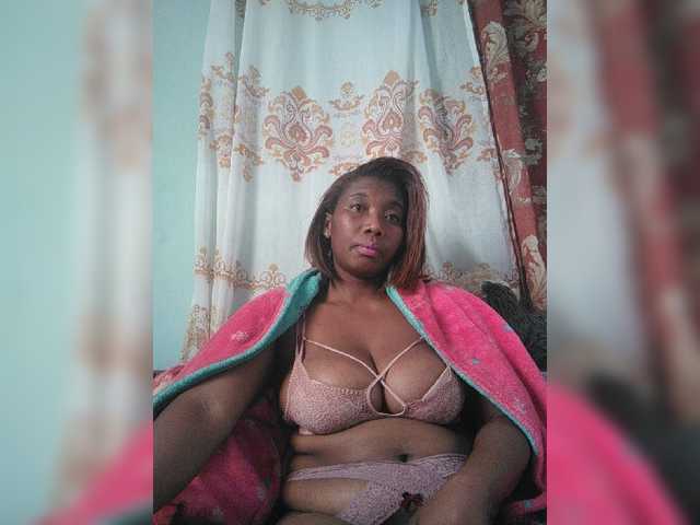 vanesslove live cam on BongaCams