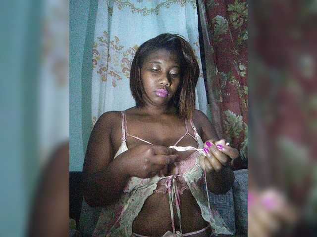 vanesslove live cam on BongaCams
