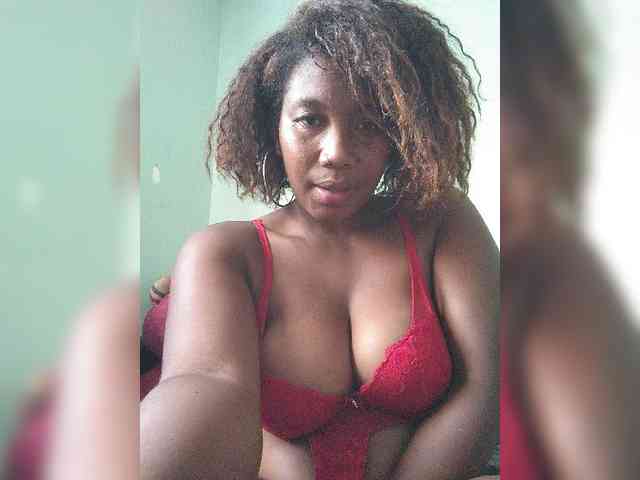 Model: chachachocolate