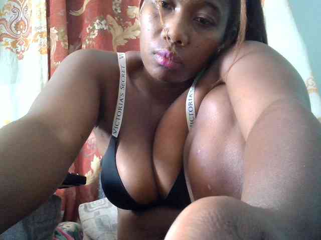 Modèle: Sweetyblackchocolat