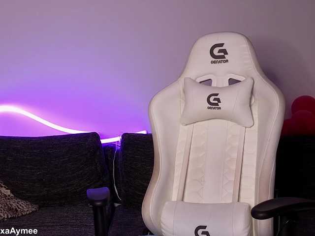 AlexaAimee's BongaCams show and profile