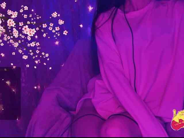 Model: Taliswoman