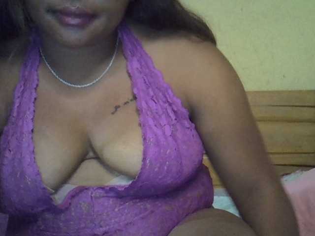 Bigboobs14 live cam on BongaCams