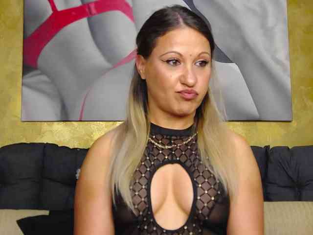 ADELAHOTX webcam