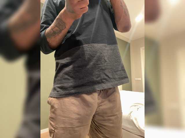 Hugecocklatino