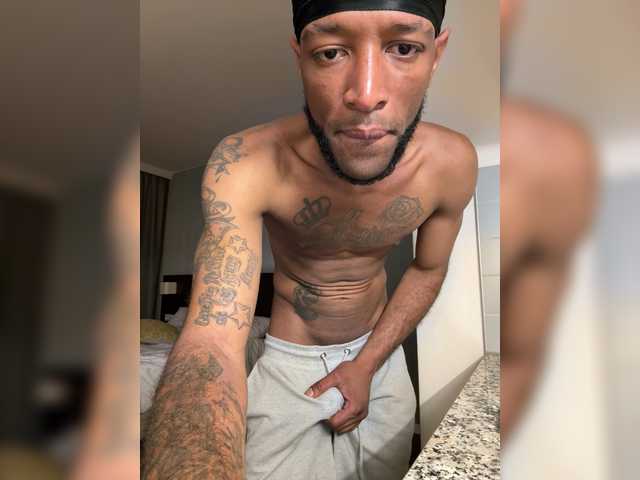 Hugecocklatino