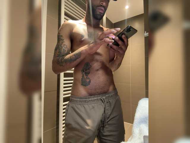 Hugecocklatino