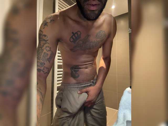Hugecocklatino
