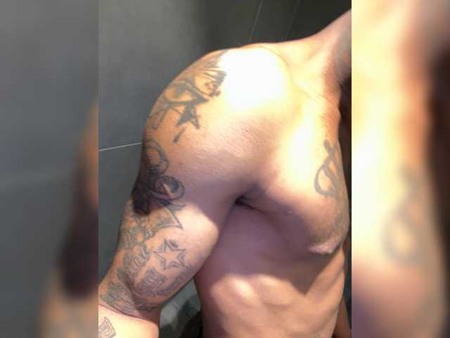 Hugecocklatino