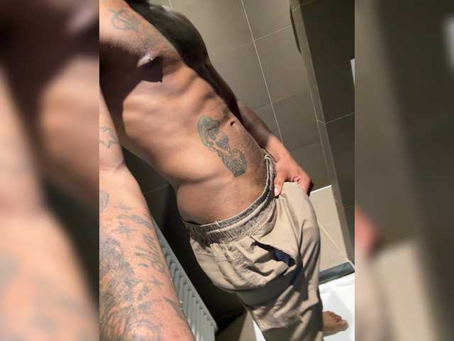 Hugecocklatino