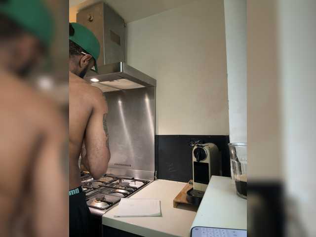Hugecocklatino