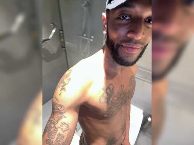 Hugecocklatino