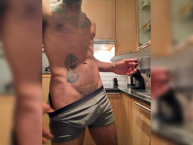 Hugecocklatino