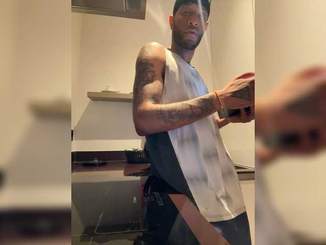 Hugecocklatino