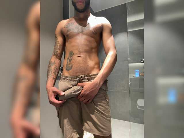 Hugecocklatino