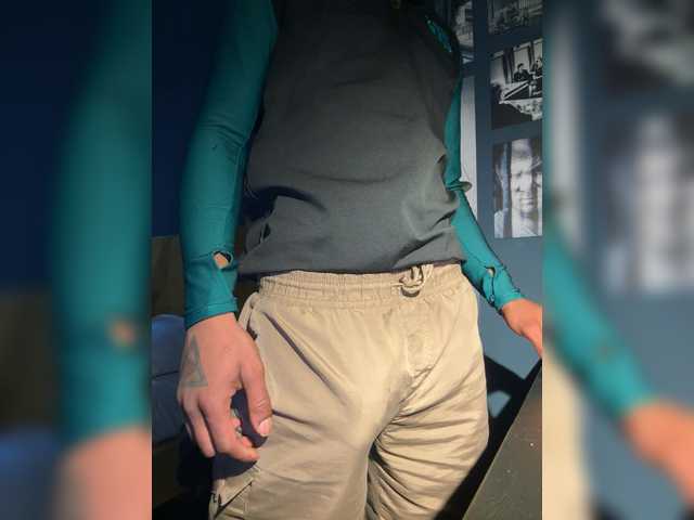 Hugecocklatino