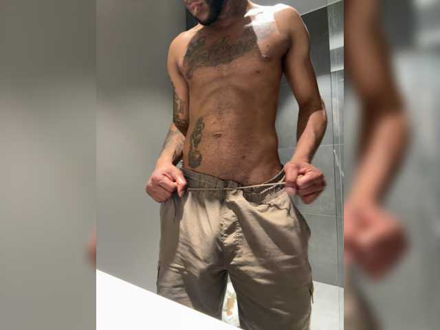 Hugecocklatino