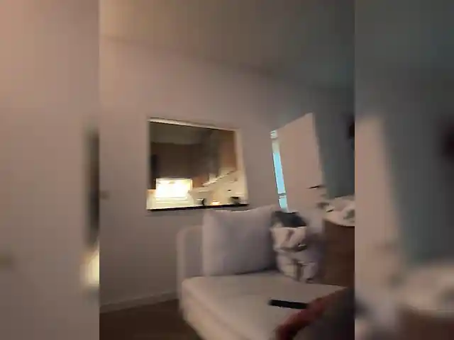 Hugecocklatino