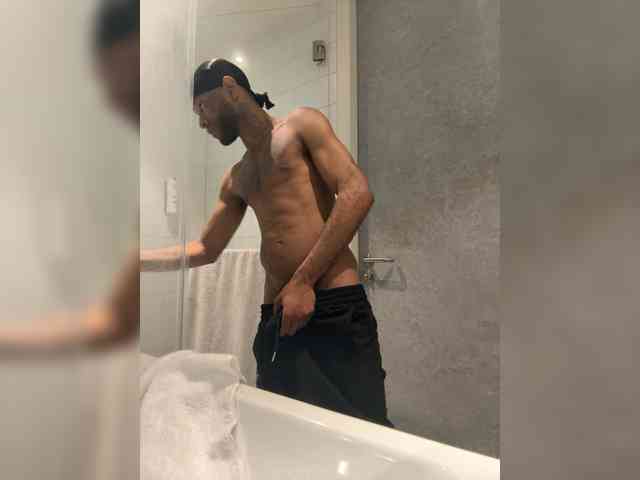 Hugecocklatino Sex Cam Show