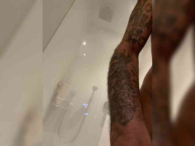 Hugecocklatino Sex Cam Show