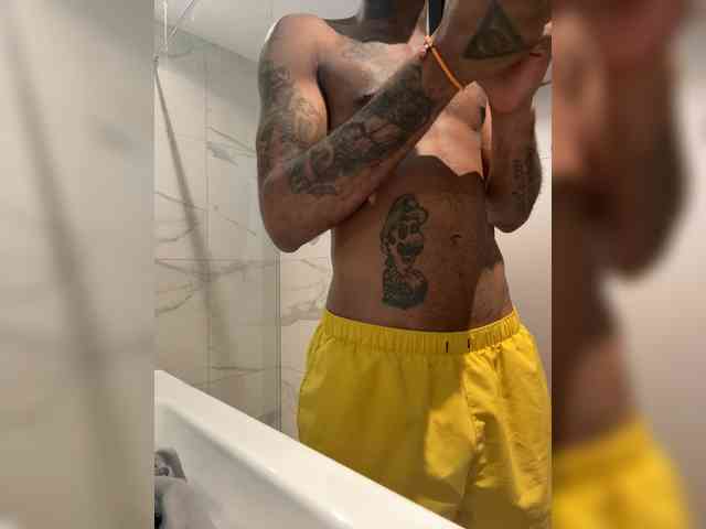 Hugecocklatino Sex Cam Show