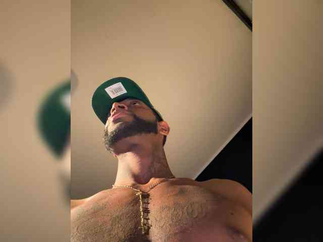 Hugecocklatino Live Webcam on BongaCams