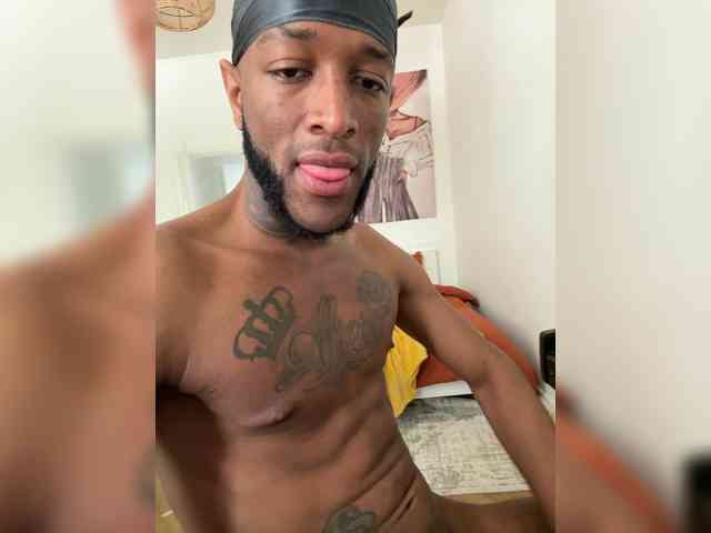 Hugecocklatino
