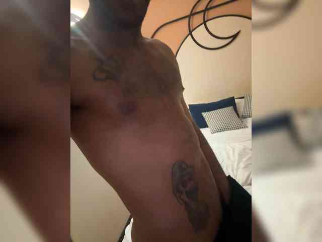 Hugecocklatino Sex Cam Show