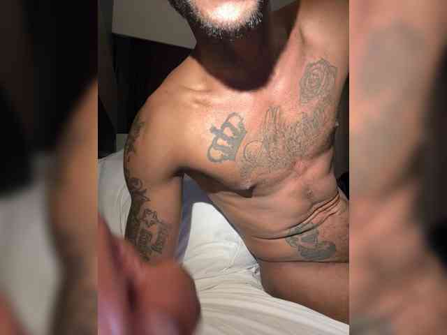 Hugecocklatino Sex Cam Show