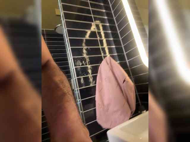 Hugecocklatino
